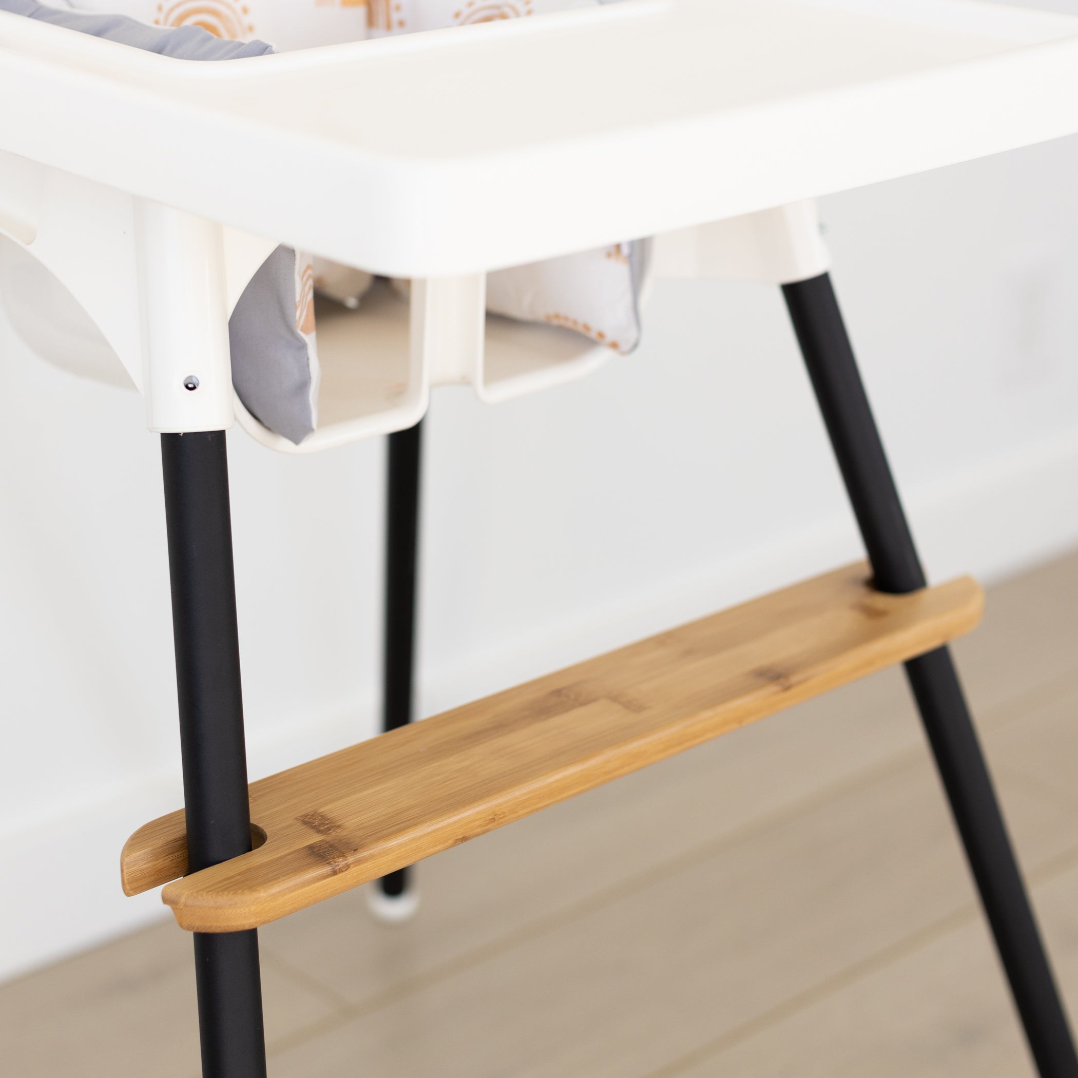 High chair with adjustable foot rest and foldable : r/BabyLedWeaning